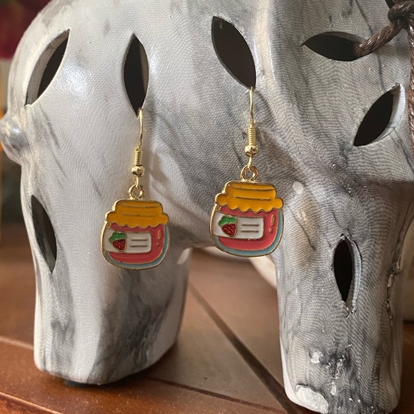 Strawberry Jam gold hook/huggy enamel earrings! - Picture 8 of 9